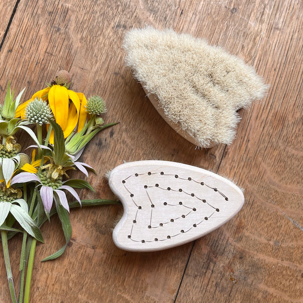 Baby Heart-shaped Brush
