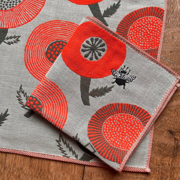 Kumanbachi (Carpenter Bee) Gauze Handkerchief | Beige