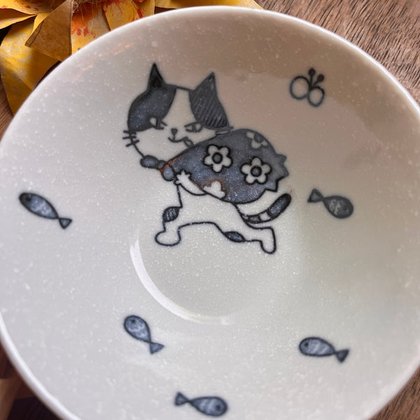 Neko Maruke Stacolasassa - Cat with Fish Donburi Bowl