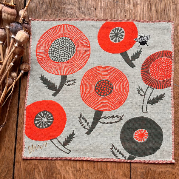 Kumanbachi (Carpenter Bee) Gauze Handkerchief | Beige