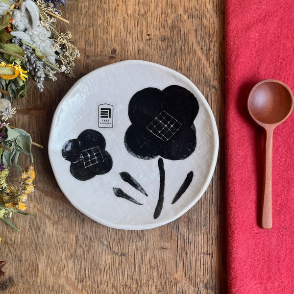 Monotone Flower Small Plates