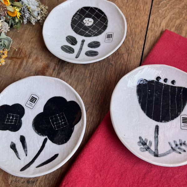 Monotone Flower Small Plates