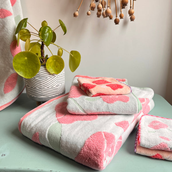 New! Tsubaki in Pink | Imabari Towel