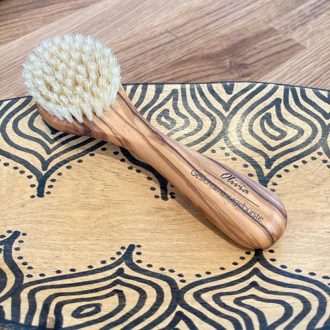 Face Brush | Waxed Olive Wood & Light Fiber