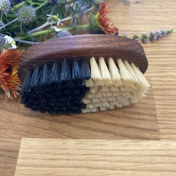 Fruit Brush | Oiled Thermowood, Black & Light Bristles