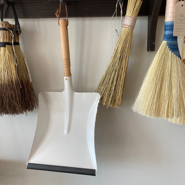 Metal Dustpan with Beechwood Handle