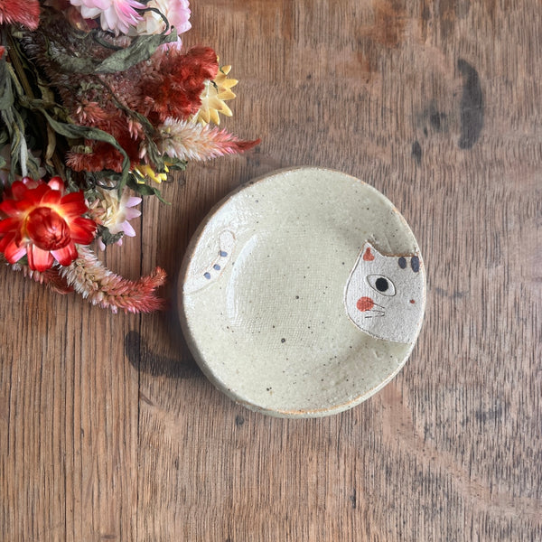 Cat-Shaped Round Small Plate No. 08
