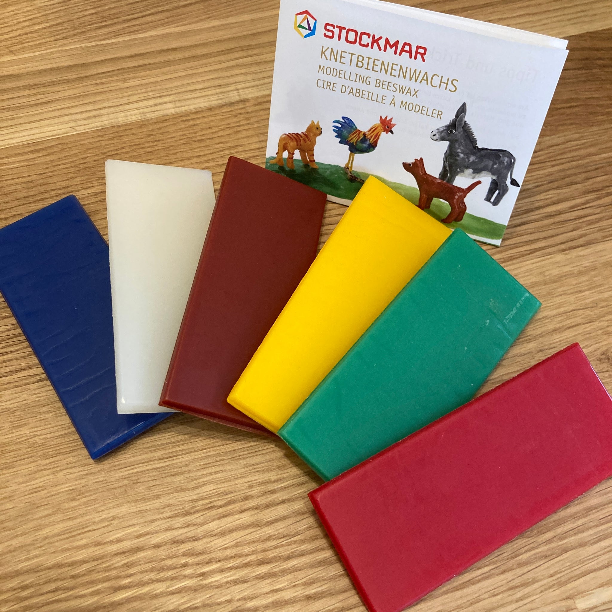 Modelling Beeswax with Pure Beeswax | STOCKMAR 6-pack