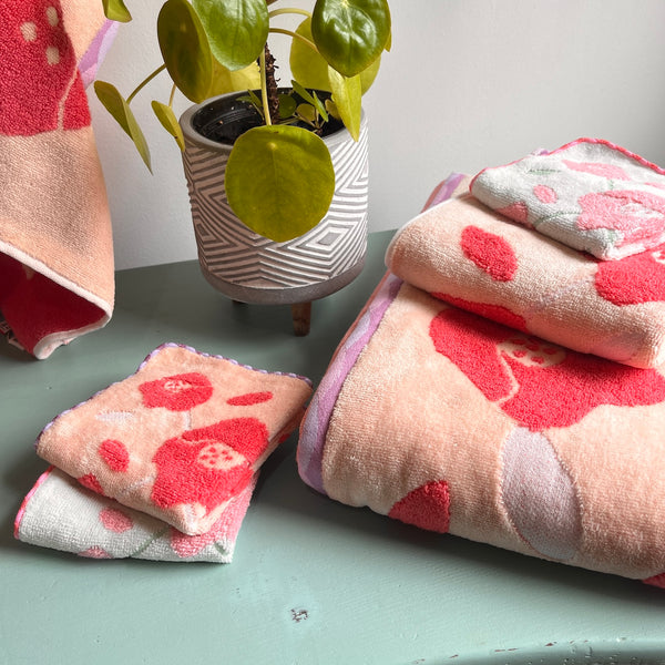 New! Tsubaki in Red | Imabari Towel