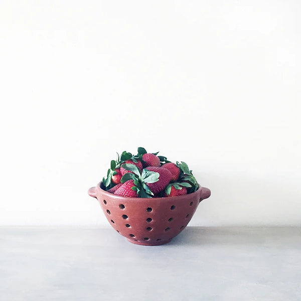 Barro Rojo Clay Berry Colander